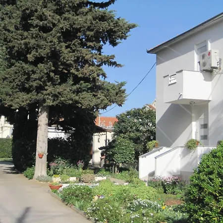 Apartment Ivan - With Large Terrace Zadar